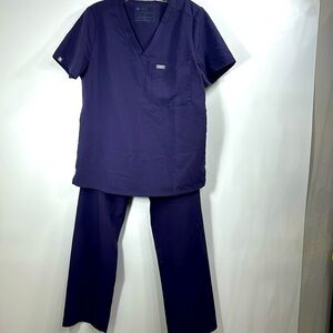 Figs 2 piece scrub set purple size medium/Small Petite